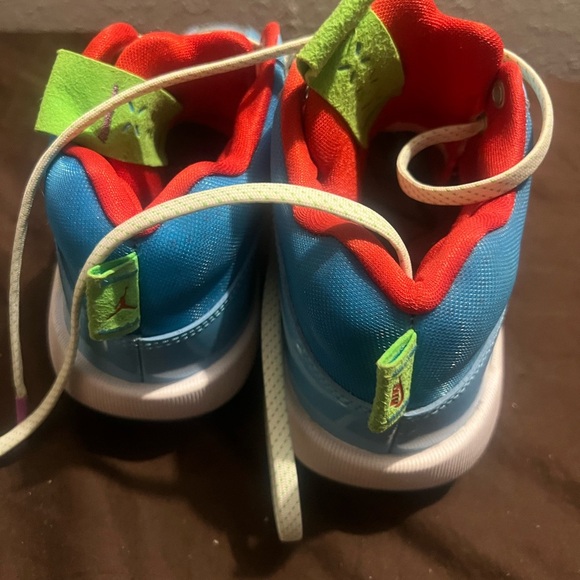 Vibrant Blue and Green Athletic Sneakers with Modern Design Air Jordan 35 Nike - Picture 5 of 8